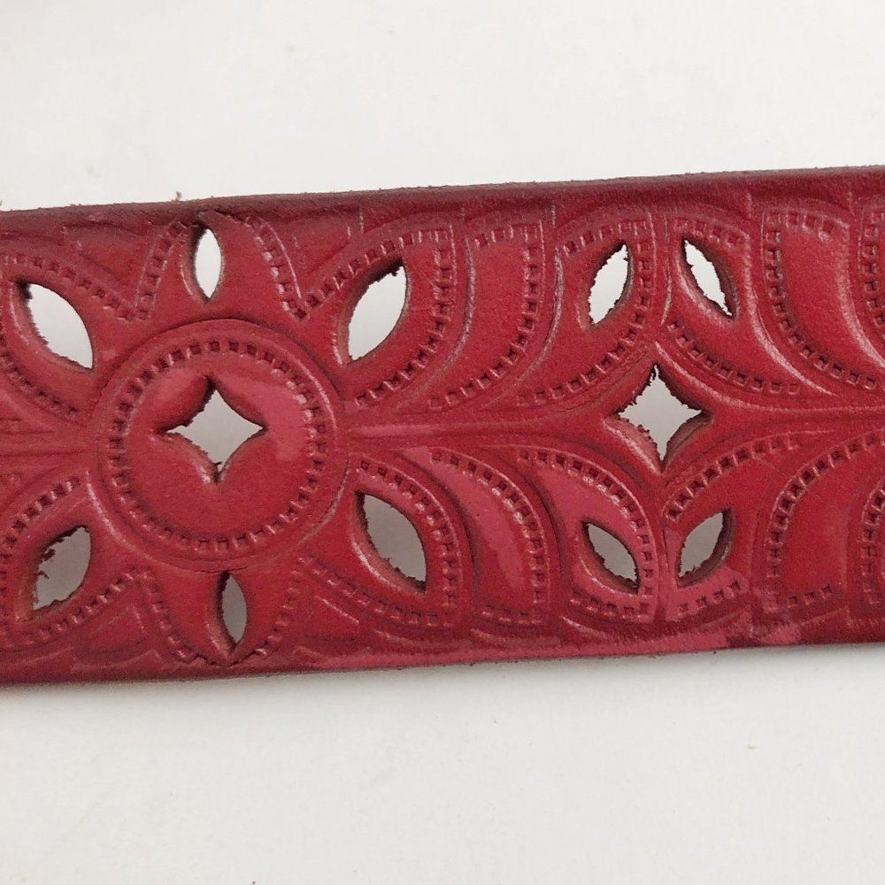 FOSSIL Boho Western Floral Perforated Red Leather Belt S - Picture 3 of 9